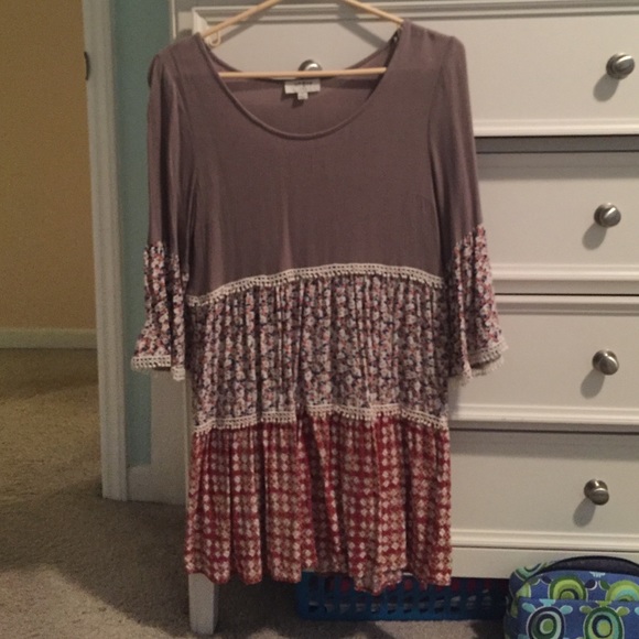 Three pattern dress, mid arm sleeve