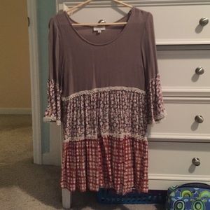 Three pattern dress, mid arm sleeve