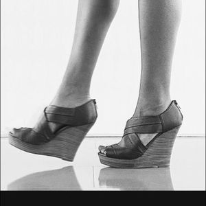 Seychelles wedge sandals black size 7.5