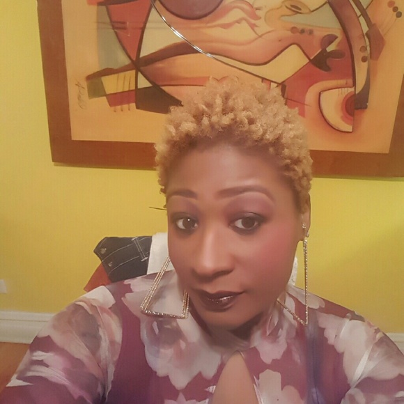 Meet your Posher, Berita