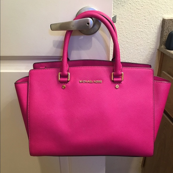Large Michael Kors selma, fuschia - Picture 2 of 4