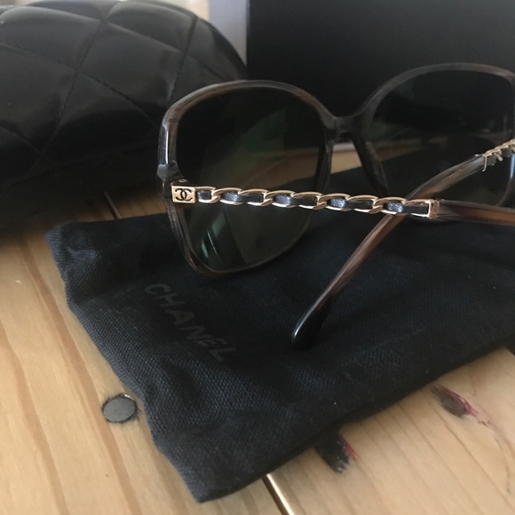 CHANEL Square Chain Sunglasses - Picture 2 of 4
