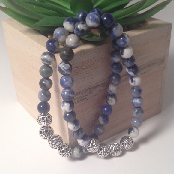Natural Stone Bracelet With Silver Plated Beads - Picture 3 of 4