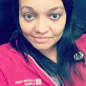 Meet your Posher, Elissa