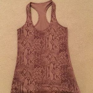 Lululemon workout top