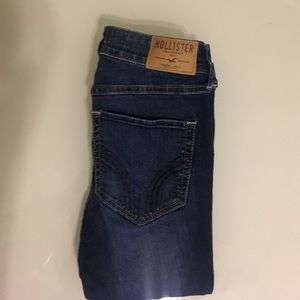 HOLLISTER HIGH WAISTED SUPER SKINNY JEANS