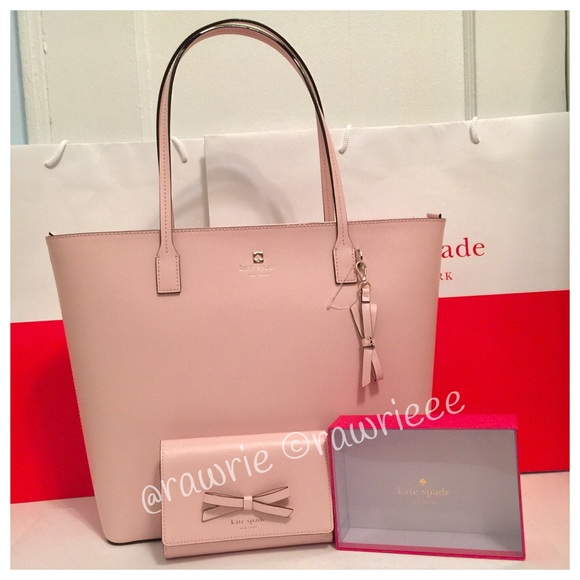 kate spade Handbags - New Kate Spade leather tote & matching wallet set