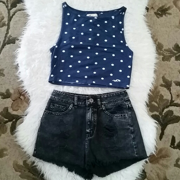 Hollister Tops - Hollister Crop Top