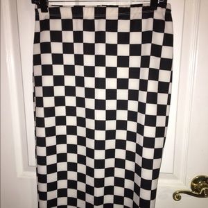 Forever21 elastic band checkered skirt