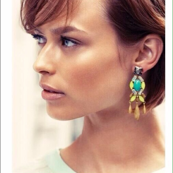 Gina's Closet earrings - Picture 3 of 4