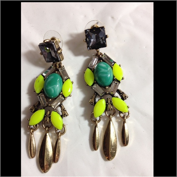 Gina's Closet earrings - Picture 2 of 4