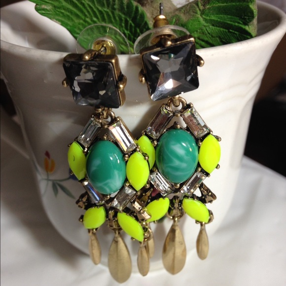 Gina's Closet earrings - Picture 4 of 4