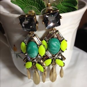 Gina's Closet earrings