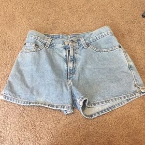 Vintage Levi high wasted jean shorts