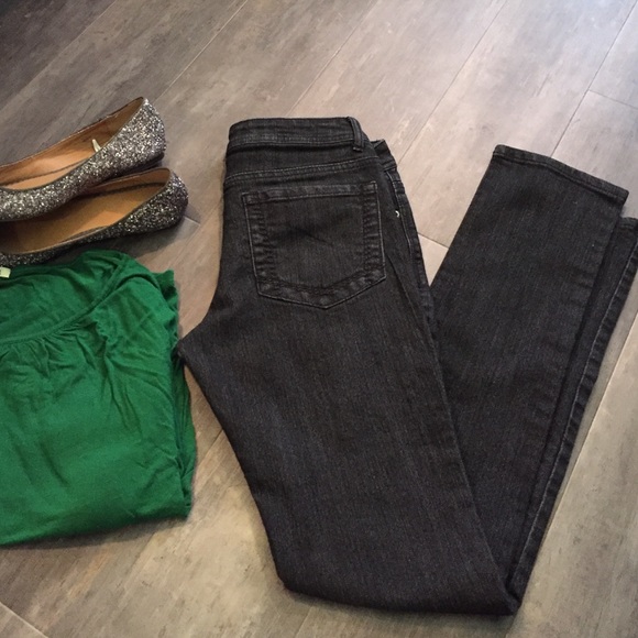 Forever 21 skinny black jeans