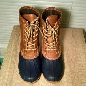 Duck boots size 7 like new