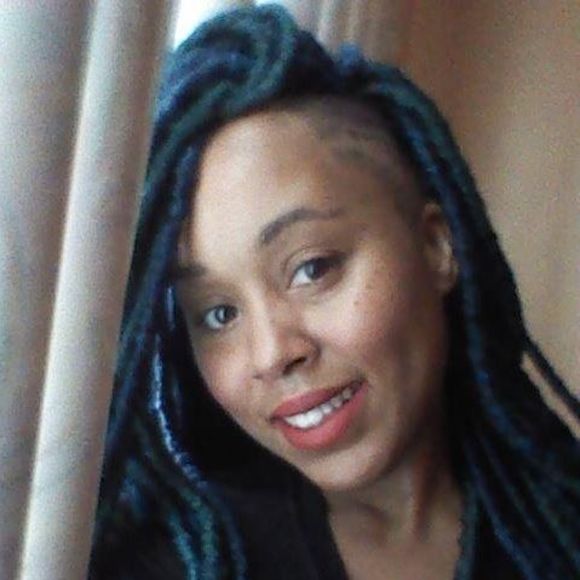 Meet your Posher, Claudia