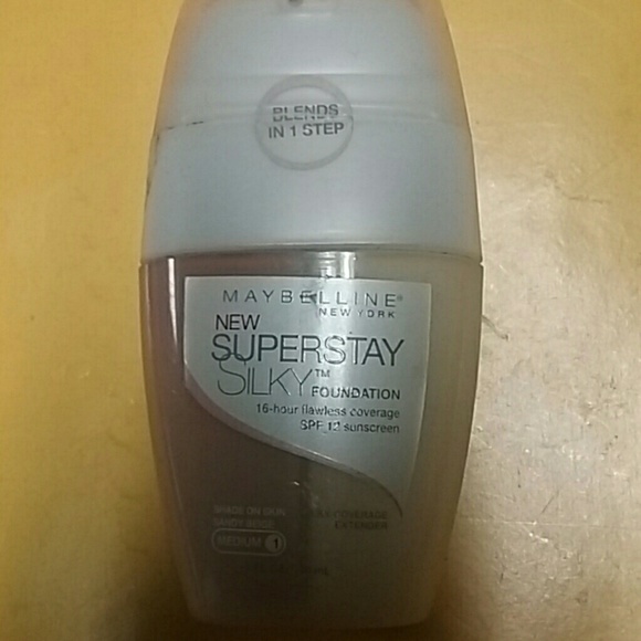 Superstay silky foundation