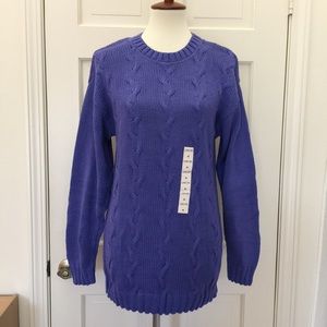 Cable knit crewneck sweater