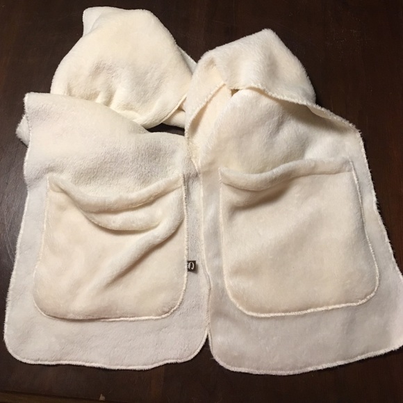 Scarf with Pockets PERFECT CONDITION