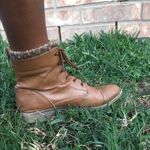 TAN COMBAT BOOTS