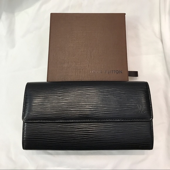 Louis Vuitton Sarah Wallet