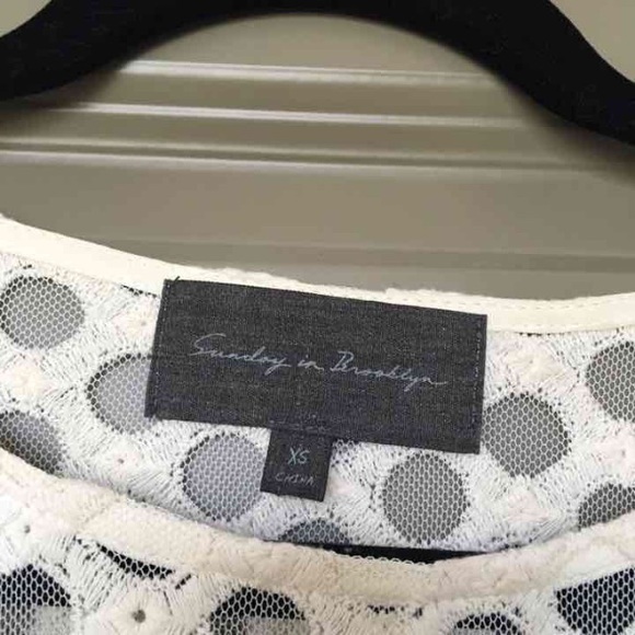 HOST PICK!! Anthropologie Lace Top - Picture 5 of 7