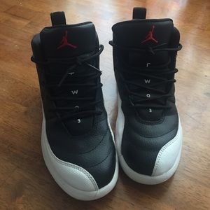 Jordan's playoff 12s size 3YOUTH