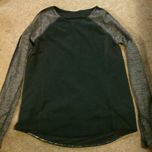 Lululemon long sleeved sweatshirt