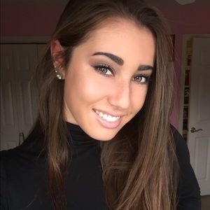 Meet your Posher, Brooke