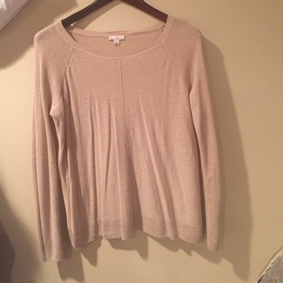 GAP beige long sleeve top. Size small.