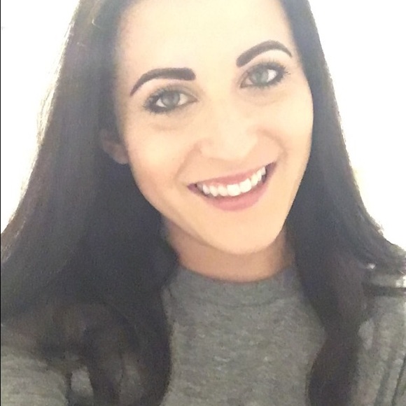 Meet your Posher, Amanda - Picture 1 of 1