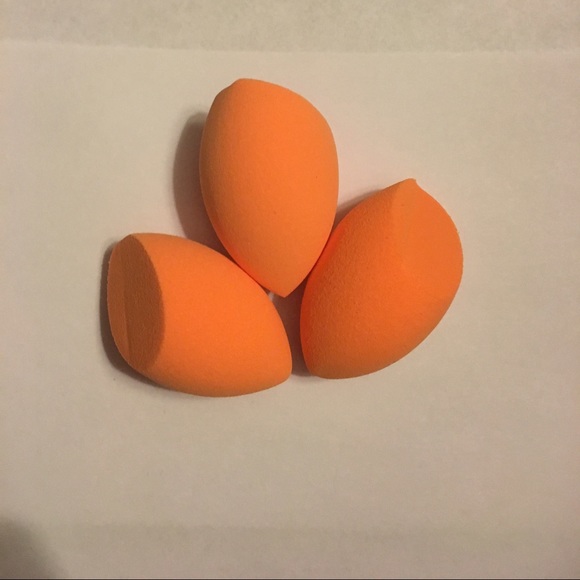 ❗️1 LEFT❗️ Real techniques complexion sponge - Picture 2 of 2