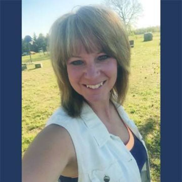 Meet your Posher, Julie - Picture 1 of 1