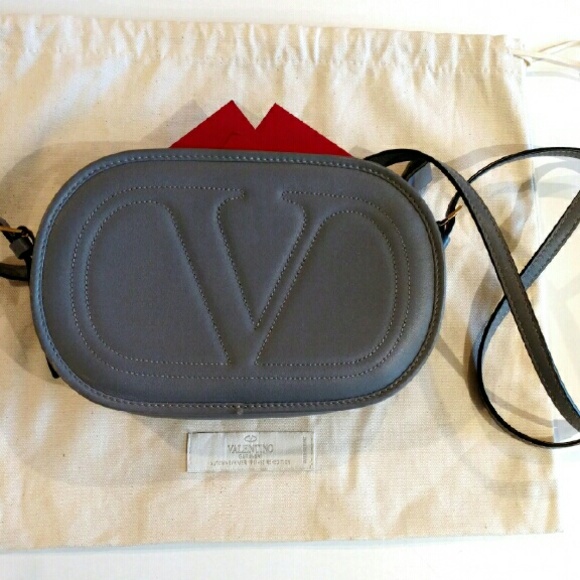 ❌SOLD❌ Valentino Leather Logo Go Bag - Picture 4 of 4
