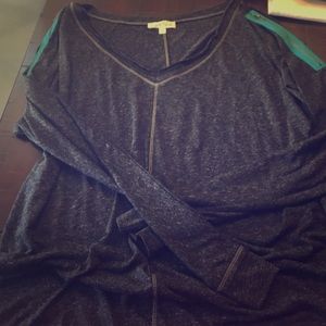 Long sleeve shirt with zipper detail