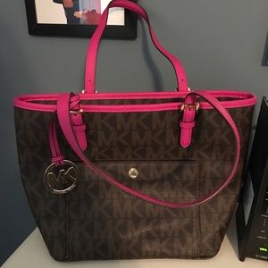 Michael Kors Jet Set Tote