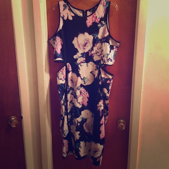 I ❤️Ronson Floral Dress