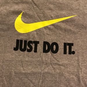 Boys Nike Short Sleeve Tshirt Size L