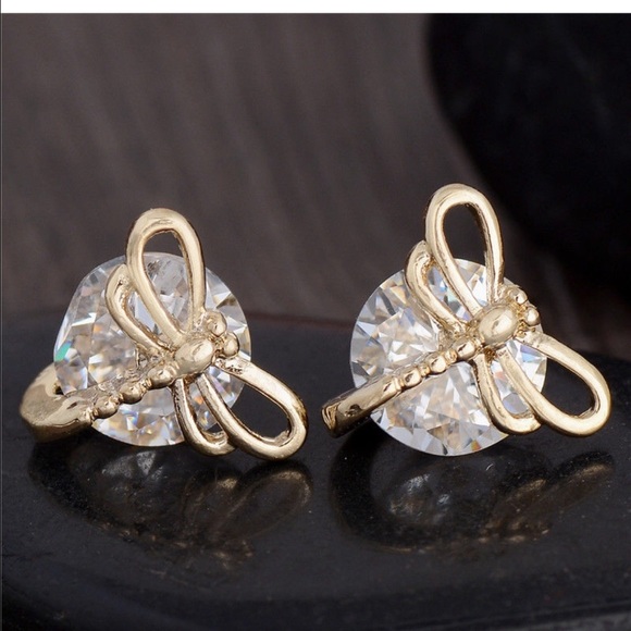 ✨💕Cubic Zirconia Dragonfly Earrings✨💕 last one - Picture 2 of 2