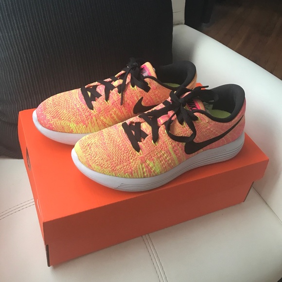 Nike Shoes - Nike lunarepic flyknit