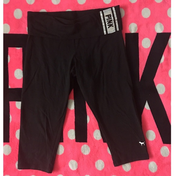 🚫SOLD🚫 Pink Victoria's Secret yoga crops