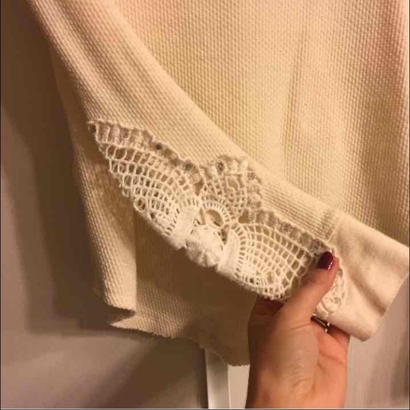 Free People Thermal w/crochet sleeves - Picture 3 of 4