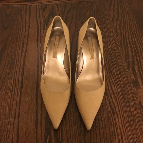 Light tan linen kitten heels