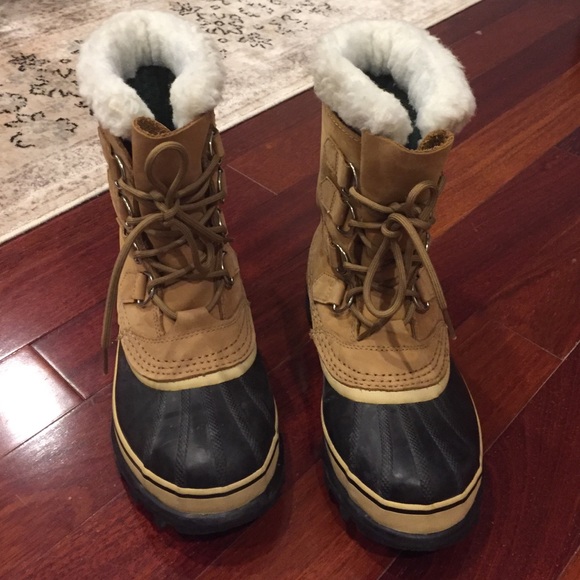 Sorel waterproof caribou boots size 6