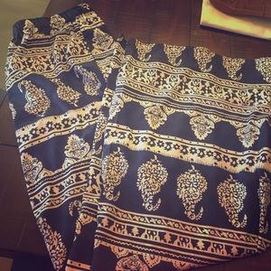 Flowy palazzo pants. Light material!