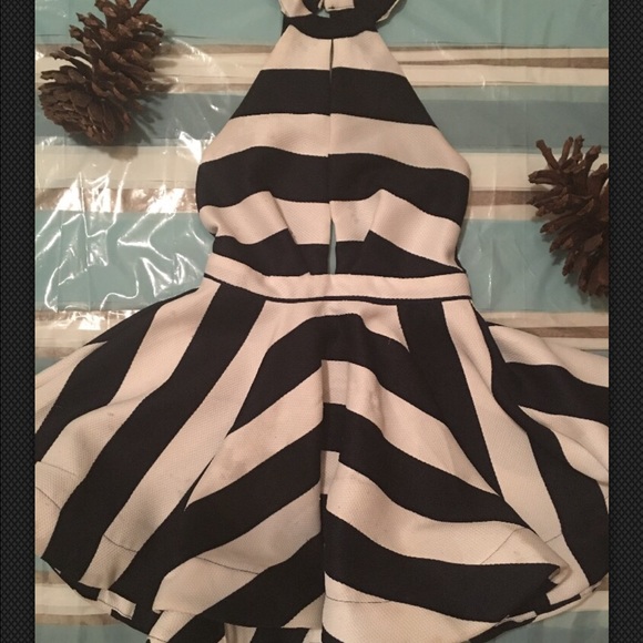 Stunning Navy blue/white sleeveless striped dress
