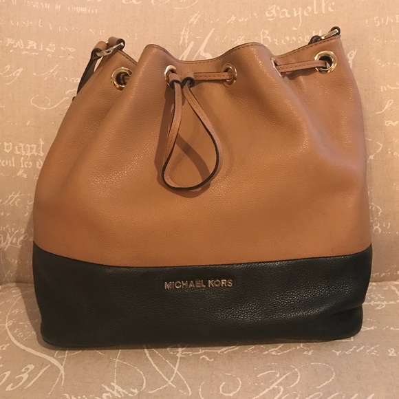 Authentic Michael Kors Shoulder Bucket Bag