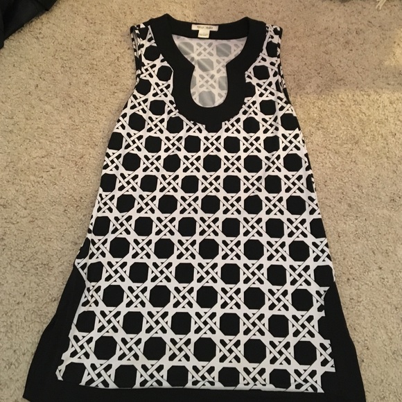 Black and white top