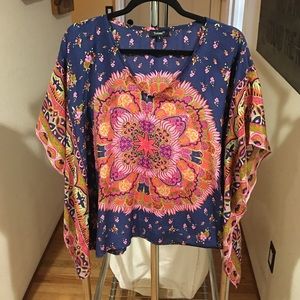 S/slv top..navy background w/pink/orange print